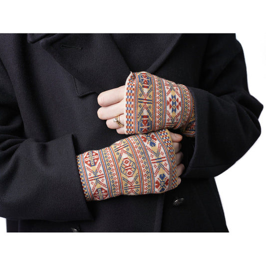 Rare Design Wristwarmers in Heritage