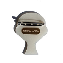 Load image into Gallery viewer, Her Majesty The Queen Brooch / Pearl