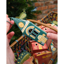 Load image into Gallery viewer, Winter Steeple Board Decoration
