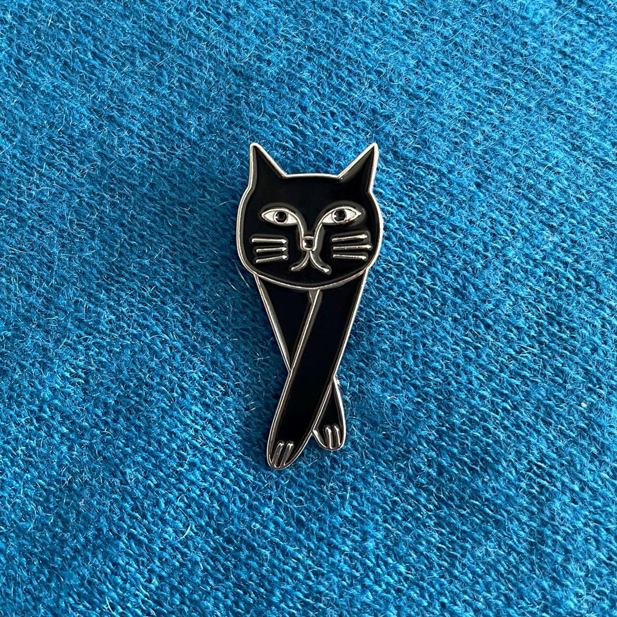 Enamel Pin: Crossing Paws