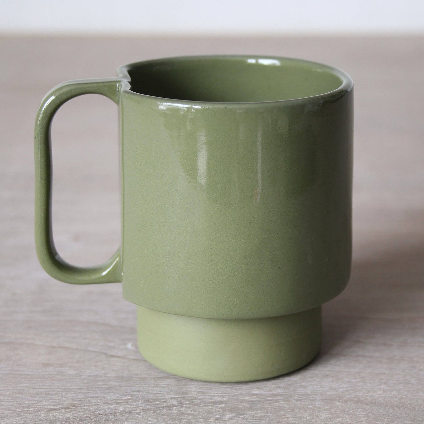 Medium Cup in Moss Green