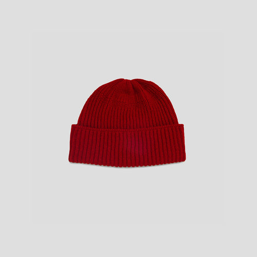 Fisherman's Rib Short Beanie in Ruby