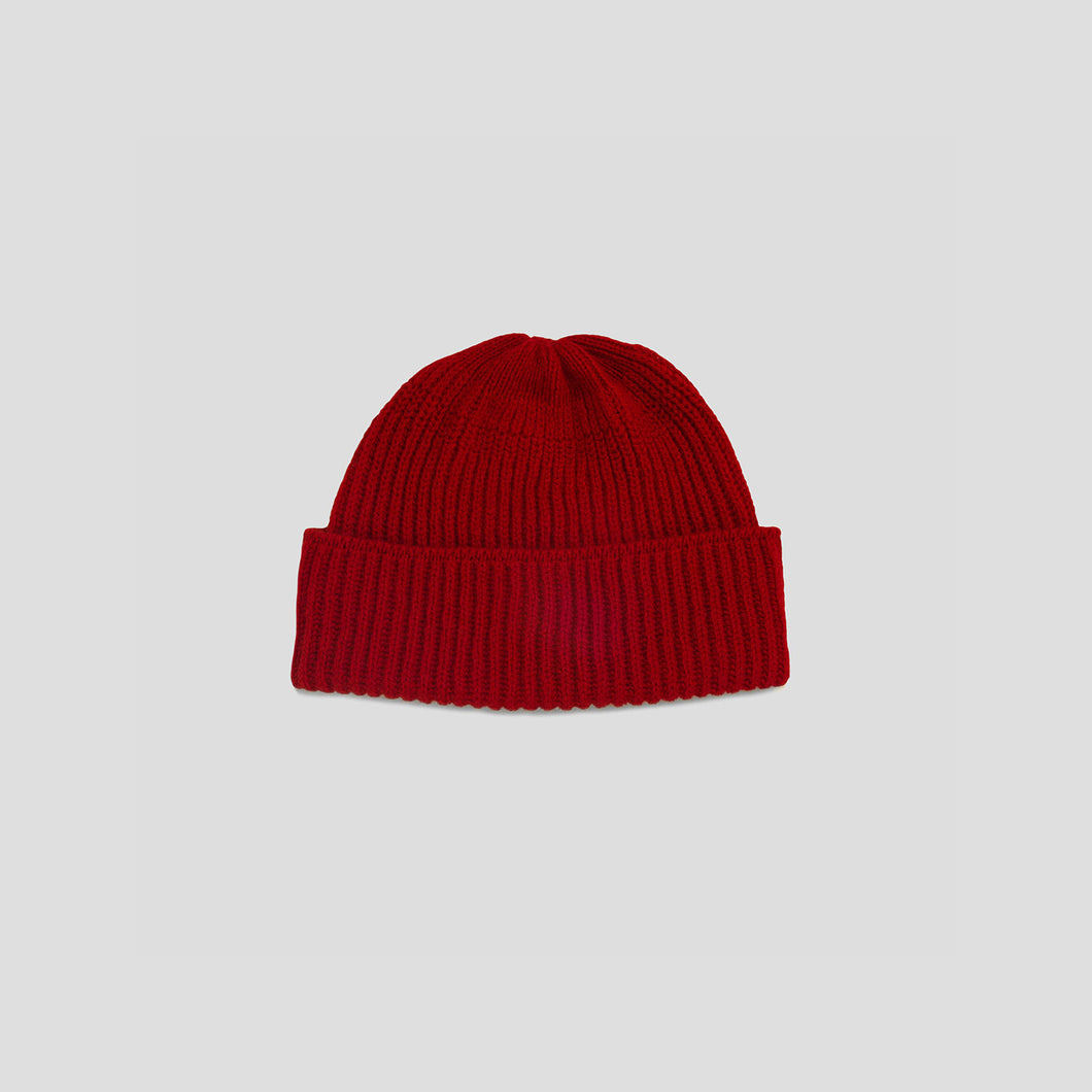 Fisherman's Rib Short Beanie in Ruby
