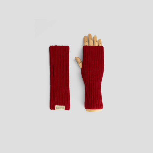 Fisherman's Rib Fingerless Gloves in Ruby