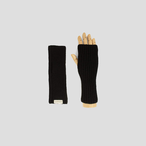 Fisherman's Rib Fingerless Gloves in Black