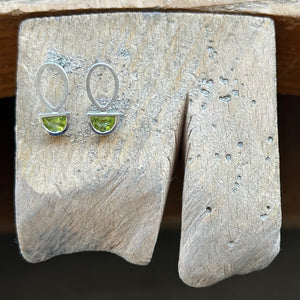 Matt Silver Earrings with Peridot Stone