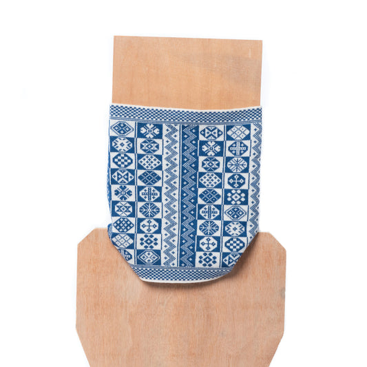 Zigzag Design Cowl in Blue