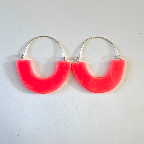 Bay Earrings in Pink