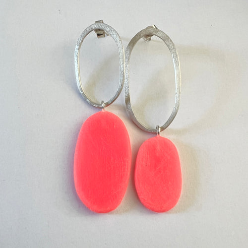 Big and Odd Studs in Pink