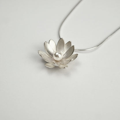 Double Layer Daisy Silver Pendant on Snake Chain with Crystal Pearl