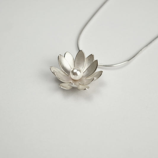 Double Layer Daisy Silver Pendant on Snake Chain with Crystal Pearl
