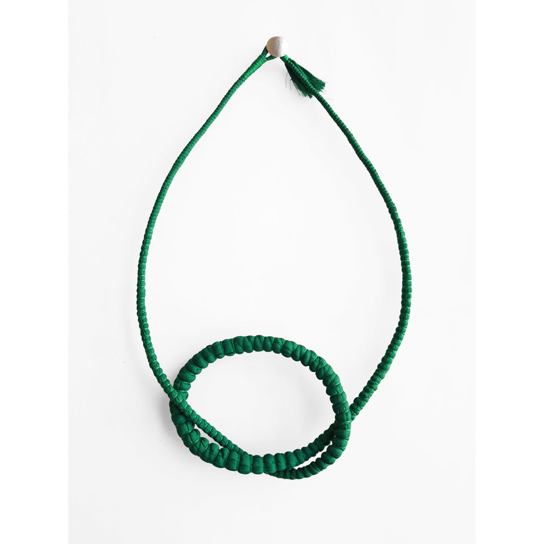 Emerald Green Single Central Knot Necklace