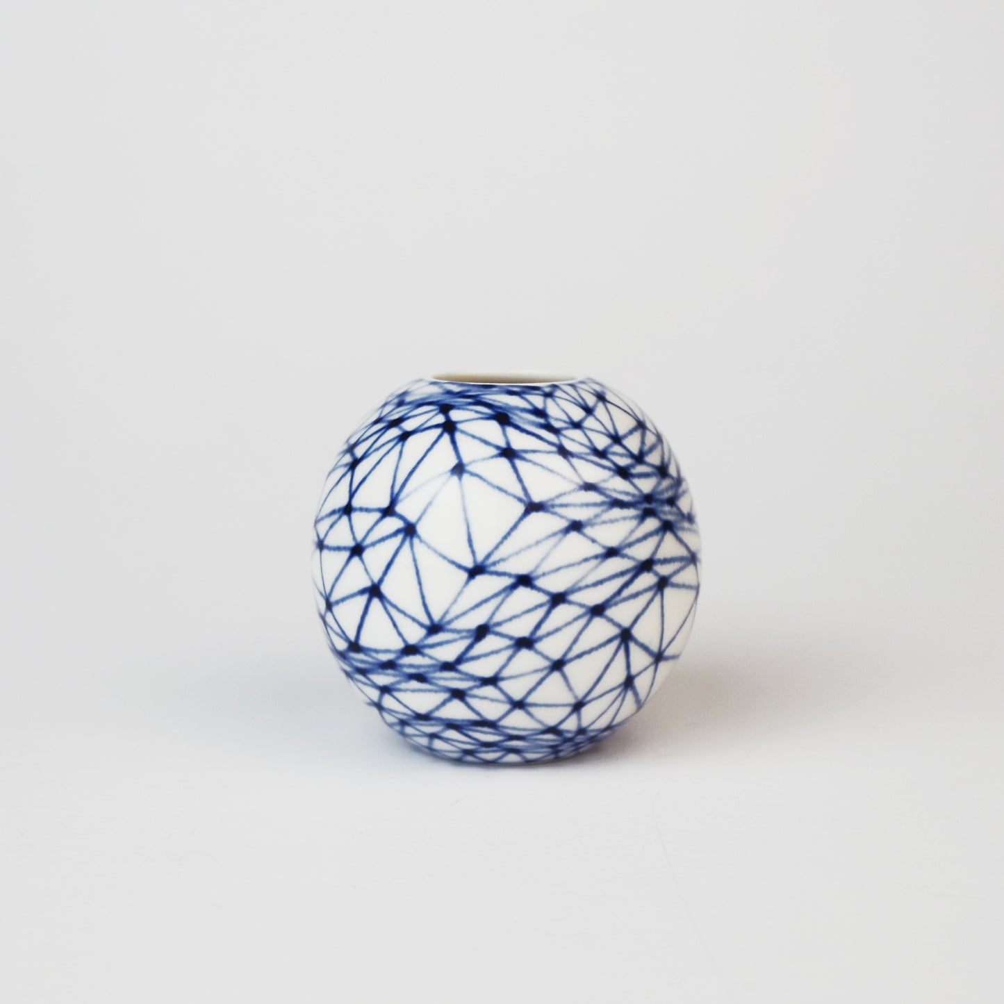 Undulating Net Mini Moon Jar