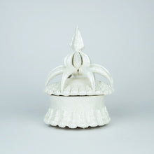 Load image into Gallery viewer, Scalloped Lustre Lidded Pot