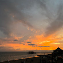 Load image into Gallery viewer, Drawing at Dusk: Twilight Beach Walk and Drawing by Candlelight with Katie Sollohub