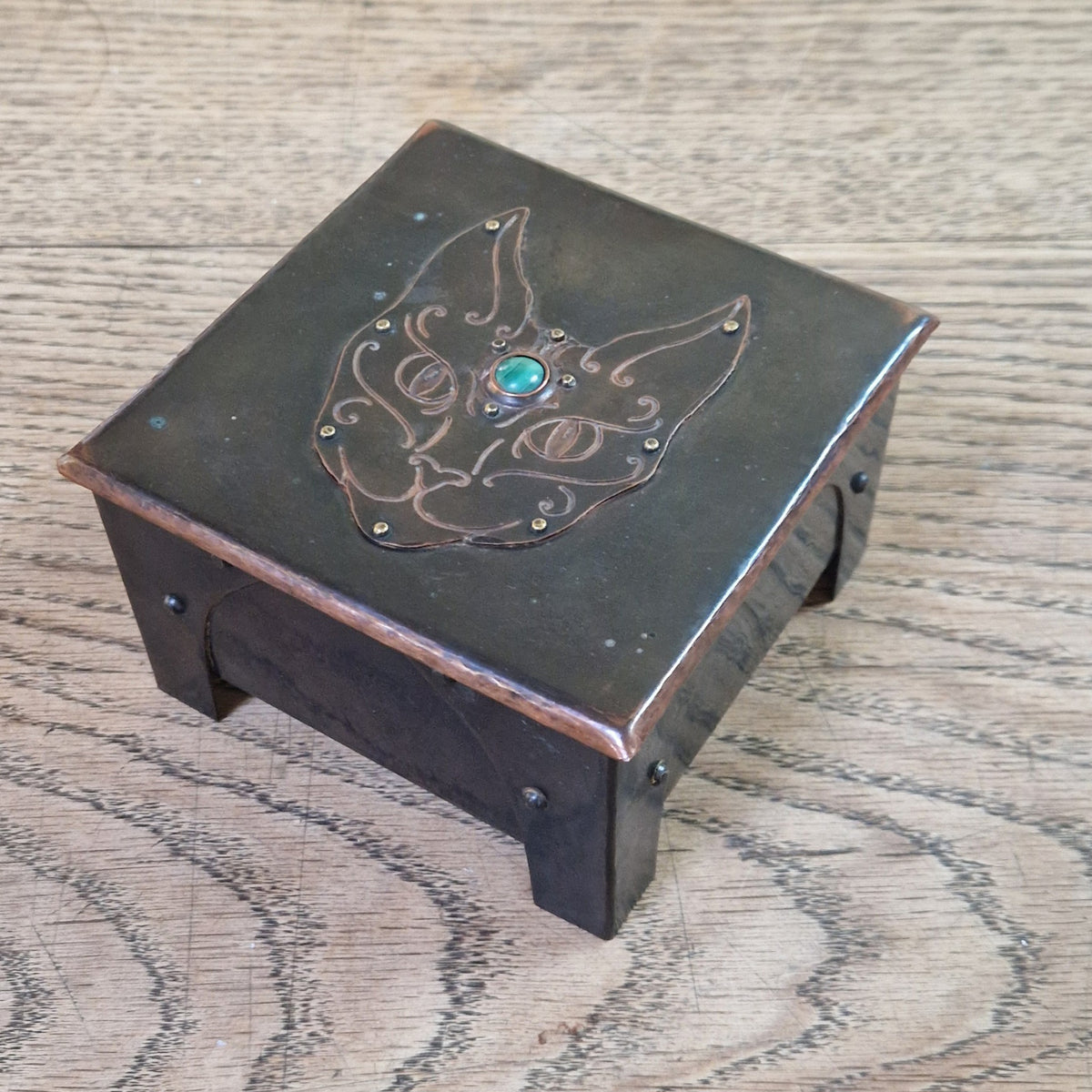 Copper box with cat face and cabochon lid