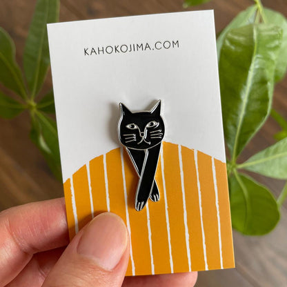 Enamel Pin: Crossing Paws