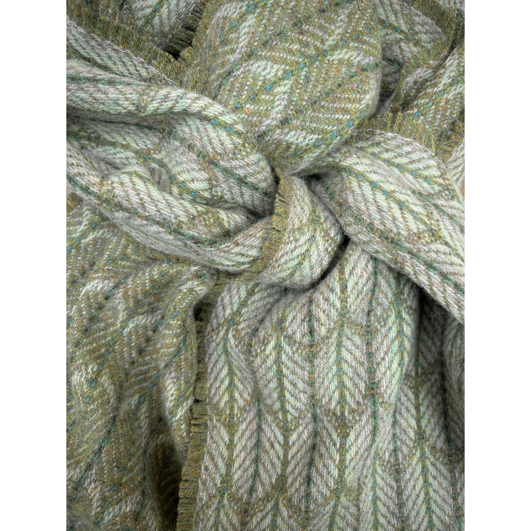 Feathers Scarf in Apple & Moss