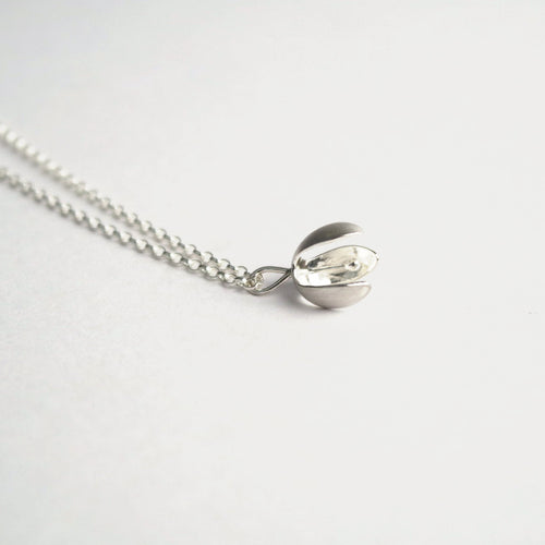 Snowdrop Necklace on Trace Chain