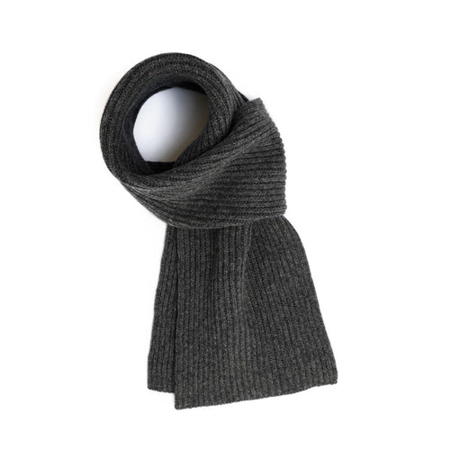 Fisherman's Rib Scarf in Derby Grey